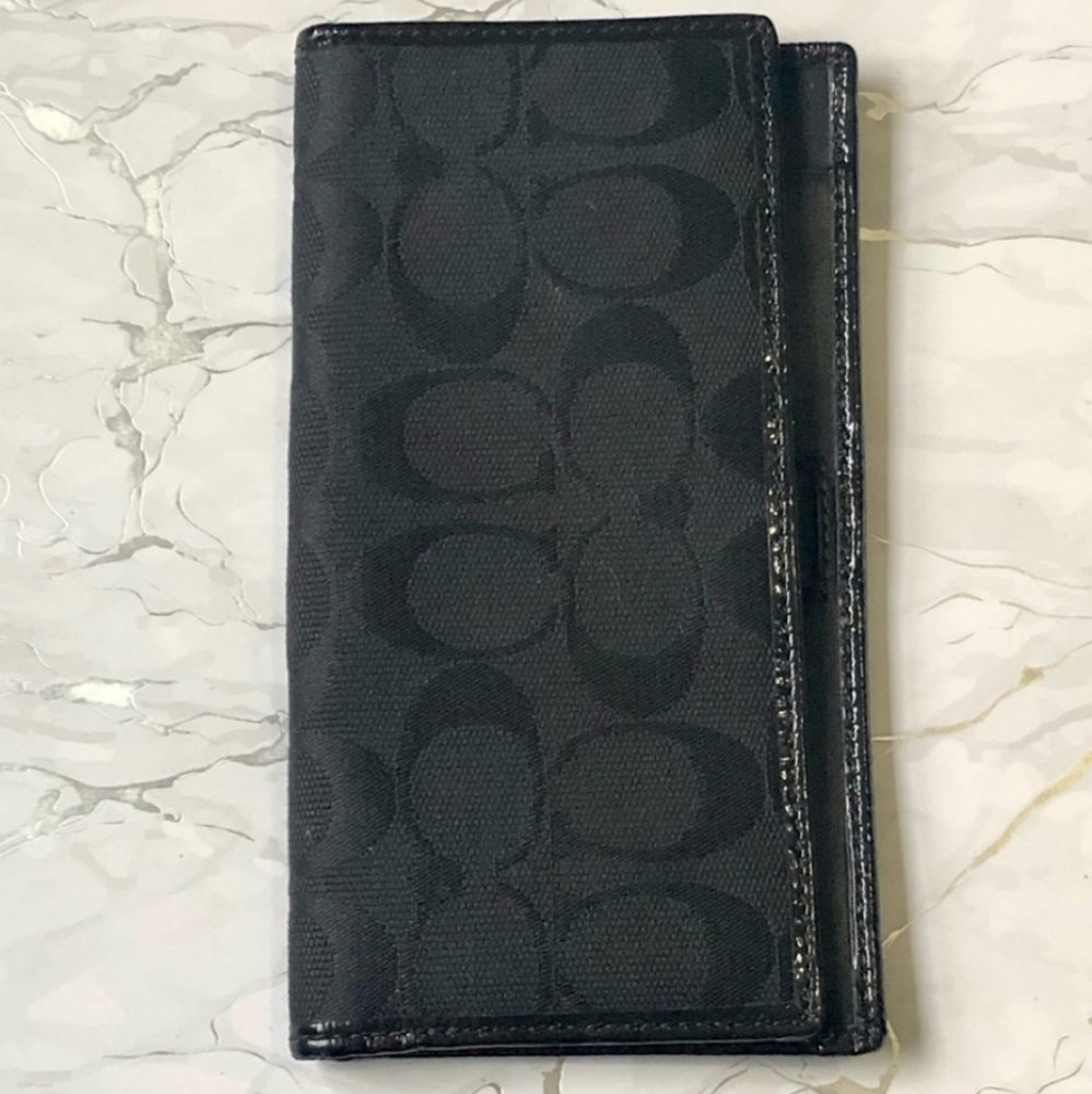 🍍 Coach Cheque Book Holder